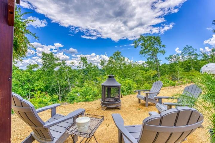 The Aries-A Stargazing, Luxury Glamping Tent Rogersville Kültér fotó