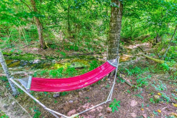 The Aries-A Stargazing, Luxury Glamping Tent Rogersville Kültér fotó