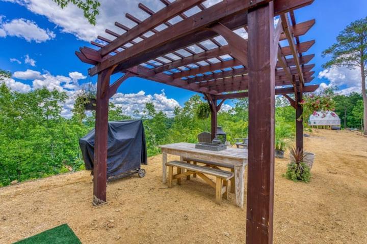 The Aries-A Stargazing, Luxury Glamping Tent Rogersville Kültér fotó